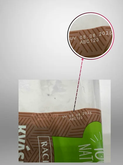 Detail kódu na obalové fólii značeného laserem
